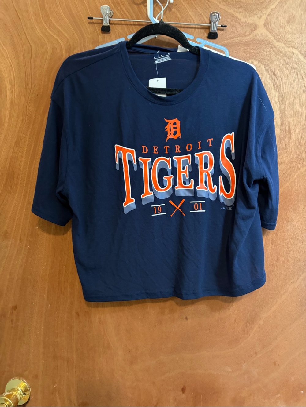 NWT Detroit Tigers Women’s size L Navy Kids Short-Sleeve Tee
